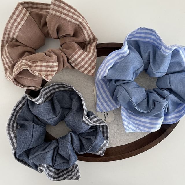 enthice-Gingham Trim Scrunchie