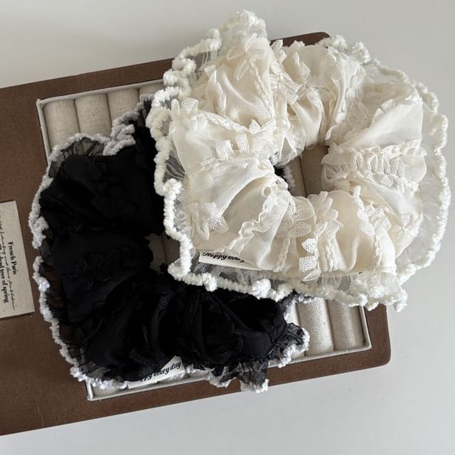 enthice-Lace Trim Scrunchie
