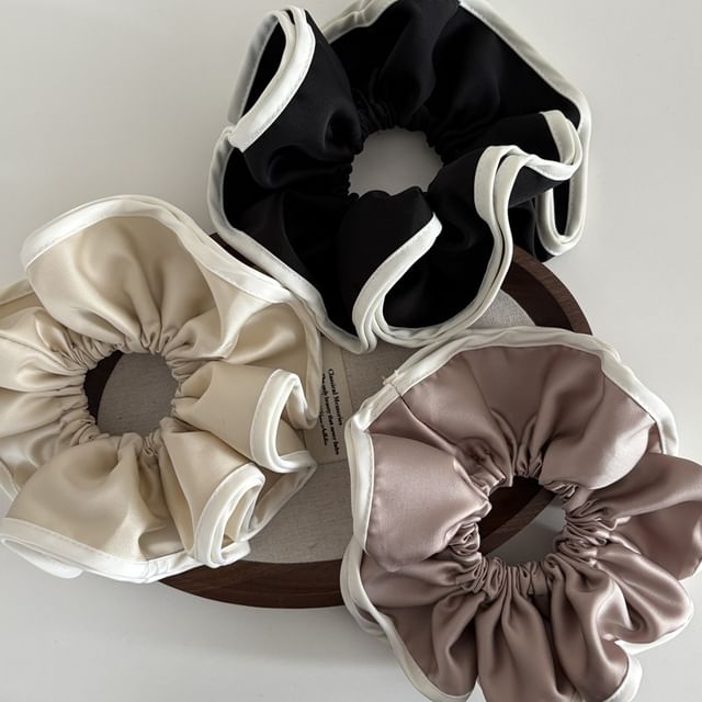 enthice-Piped Layered Fabric Scrunchie