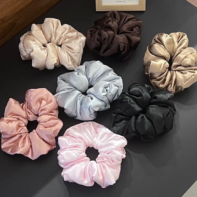 enthice-Plain Fabric Scrunchie