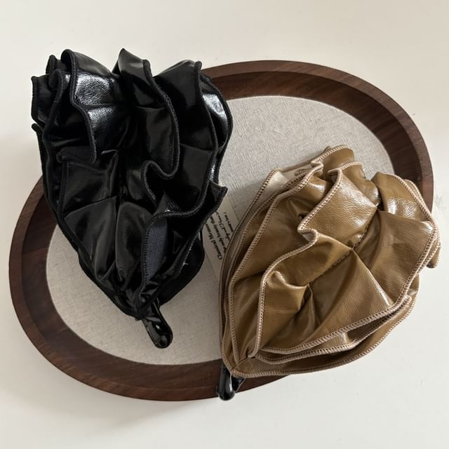 enthice-Ruffle Faux Leather Banana Clip