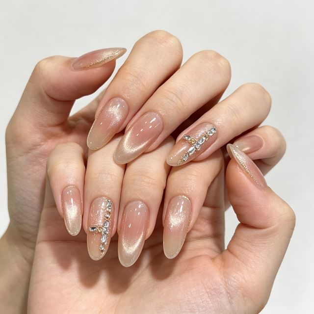 eovda-Rhinestone Cat Eye Almond Press-On Nails