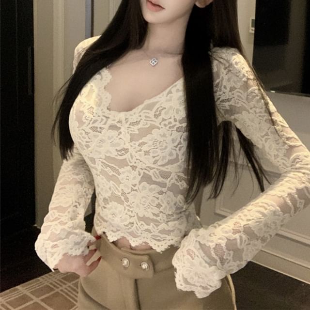 Essere-Long-Sleeve V-Neck Lace Top