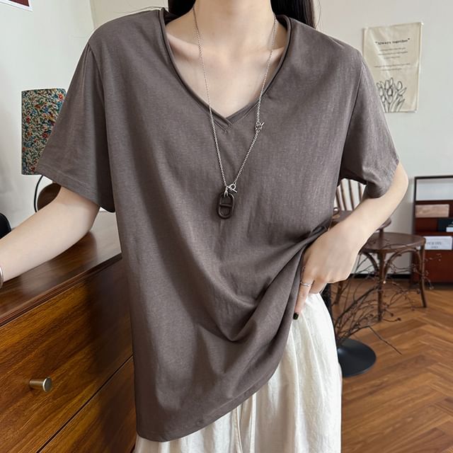 evanesce-Short Sleeve V-Neck Plain T-Shirt