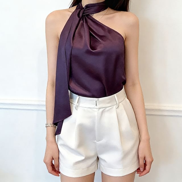 Everose-Halter Neck Plain Asymmetrical Top