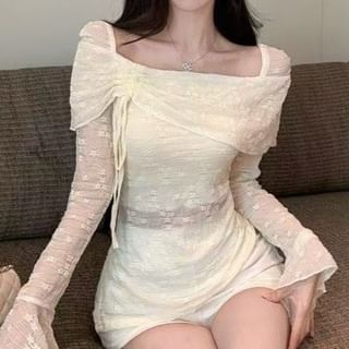 Everose-Long-Sleeve Square-Neck Lace Top