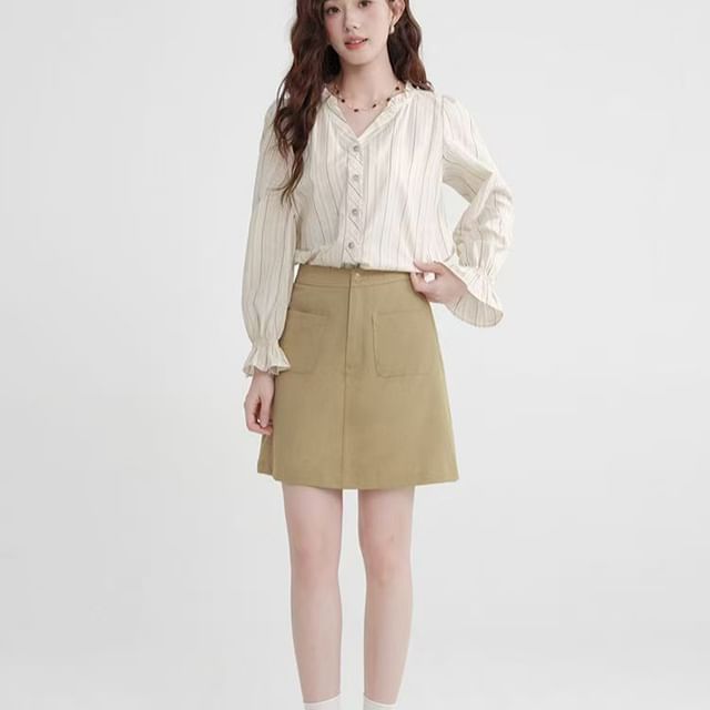 Everose-Long-Sleeve V-Neck Button-Up Lace Top