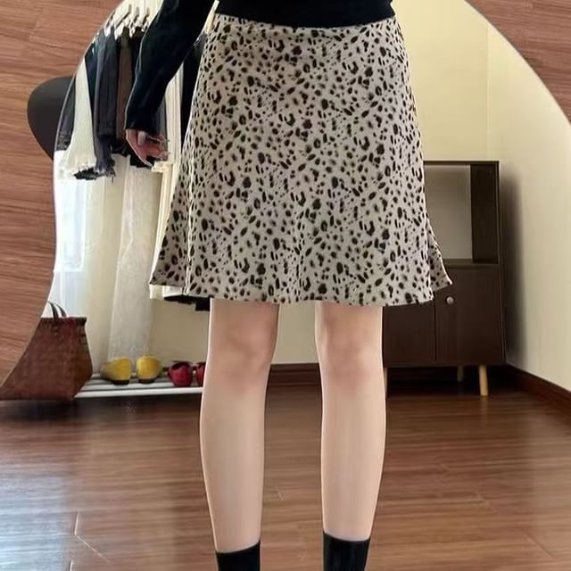 Everose-Mid Waist Leopard Print Mini Skirt