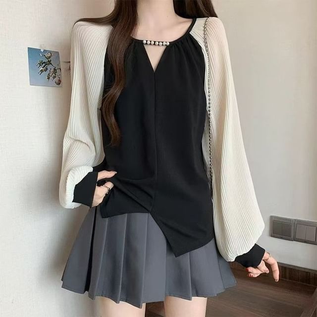 Everose-Puff-Sleeve Two-Tone Keyhole Studded Chiffon Blouse