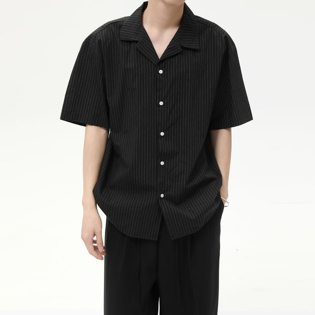 FAERIS-Short-Sleeve Plain Shirt