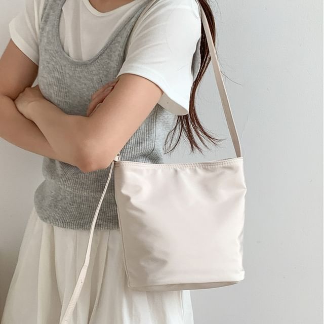 FAYLE-Nylon Plain Bucket Bag