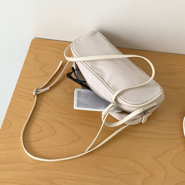 FAYLE-Plain Compact Shoulder Bag