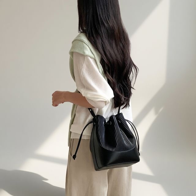 FAYLE-Pleated Panel Drawstring Bucket Bag