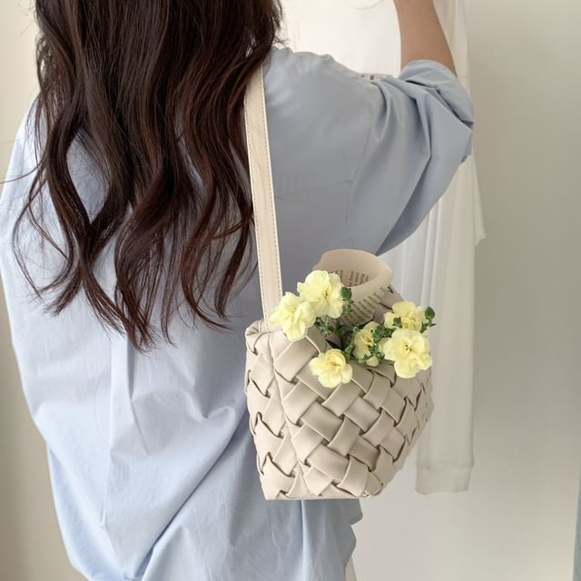 FAYLE-Woven Plain Shoulder Bag