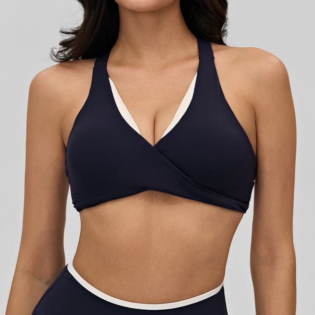 femmal-Halter-Neck Two-Tone Sports Bra