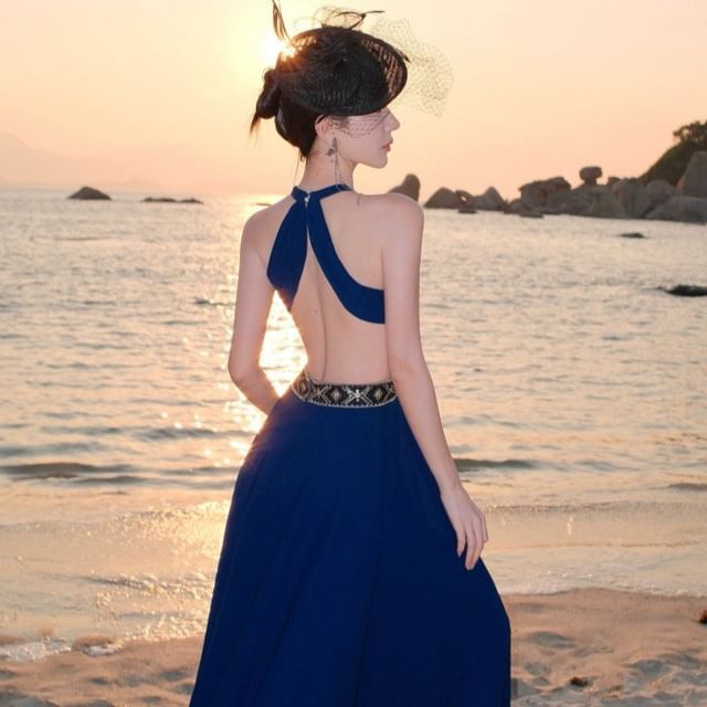 Fioridi-Sleeveless Open Back Plain Maxi A-Line Dress
