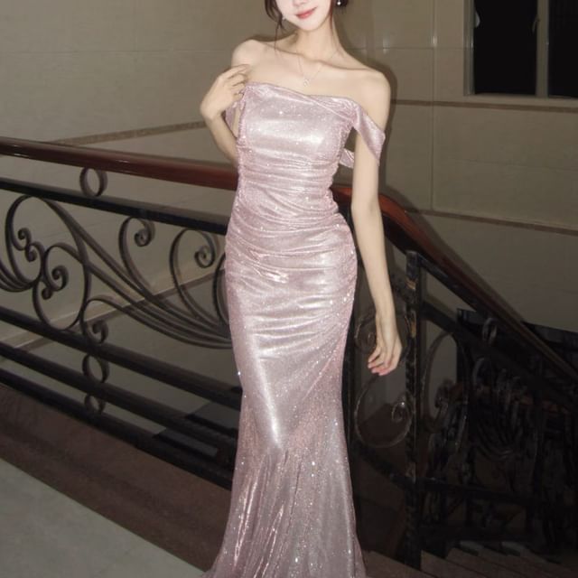 Fioridi-Sleeveless Square Neck Sequin Ruched Sheath Evening Dress