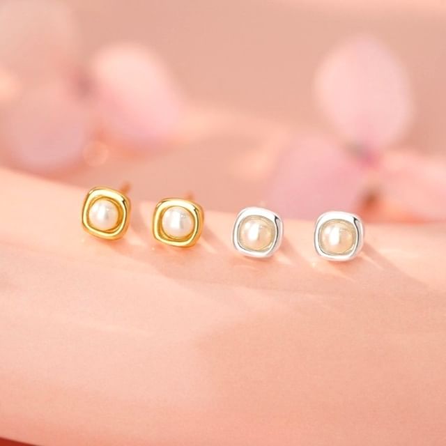 FOON-999 Silver Faux Pearl Stud Earring
