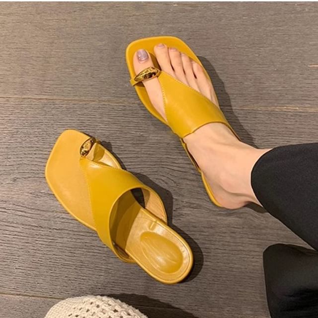 FRAISO-Square Toe Metal Accent Toe Loop Slide Sandals