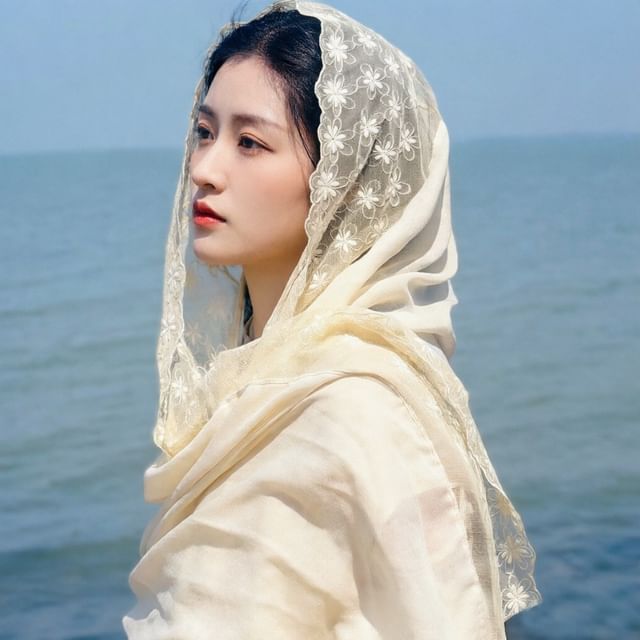 Frior-Lace Plain Shawl