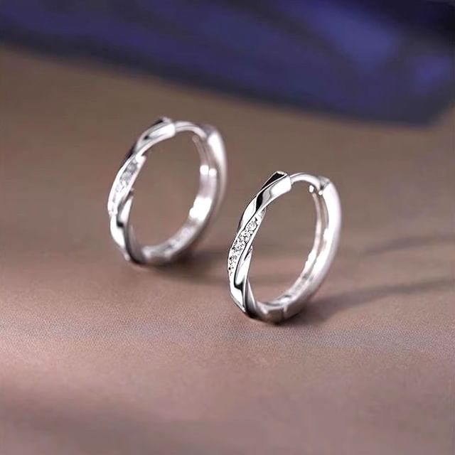 Gaya-CZ Twisted Huggie Earring