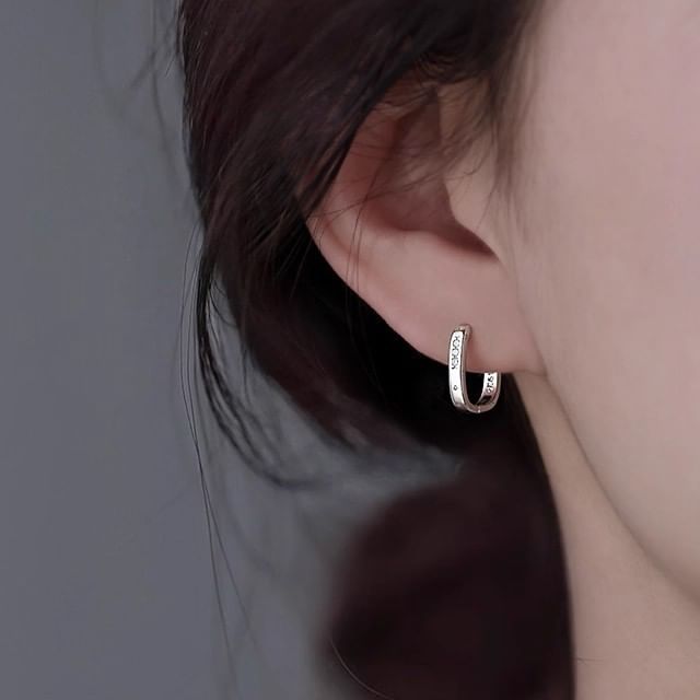 Gaya-Hoop Earring