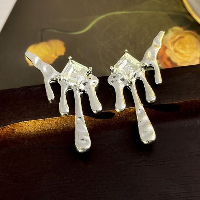 Gaya-Irregular CZ Stud Earring
