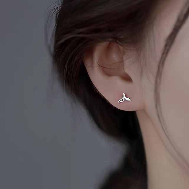 Gaya-Mermaid Tail Stud Earring