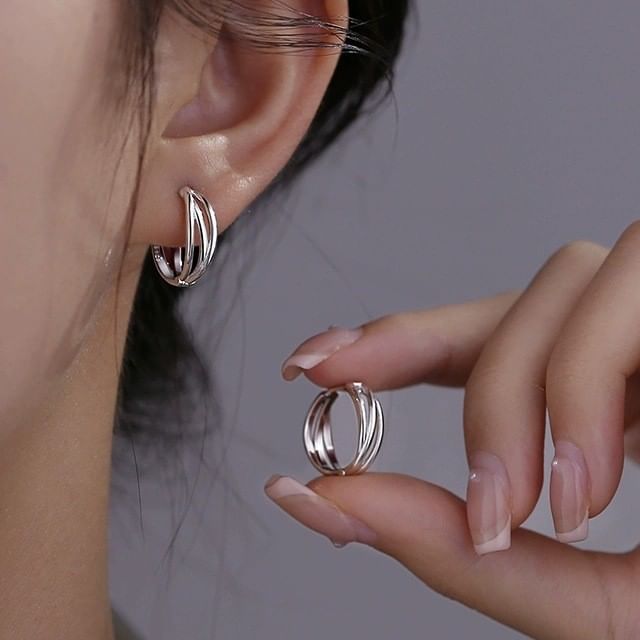 Gaya-Plain Hoop Earring