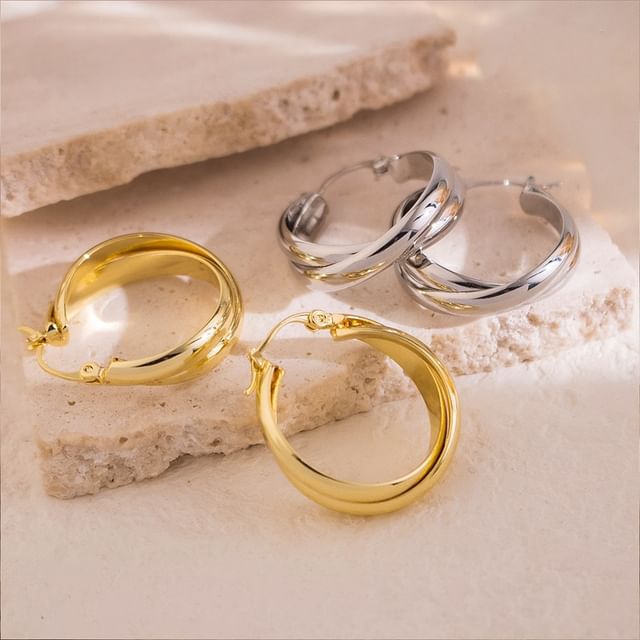 Gaya-Polished Twisted Alloy Hoop Earring