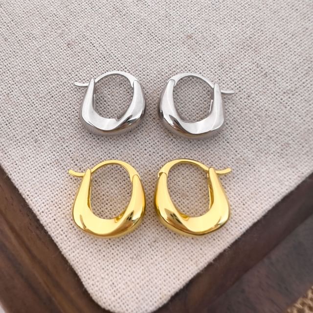 Gaya-Polished U Shape Alloy Huggie Earring