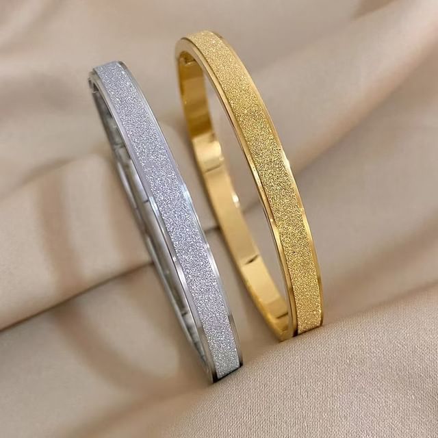 Gaya-Textured Bangle