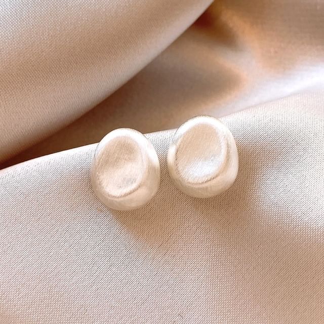 Gaya-Textured Stud Earring
