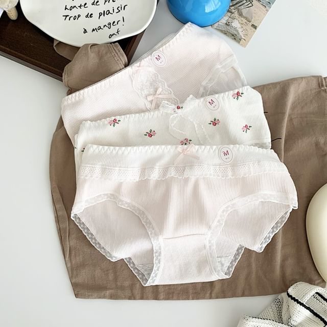 Gecko-Lace Trim Panty