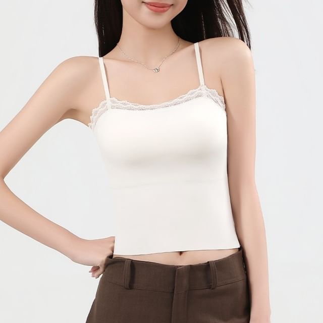 Gecko-Plain Lace Trim Padded Camisole
