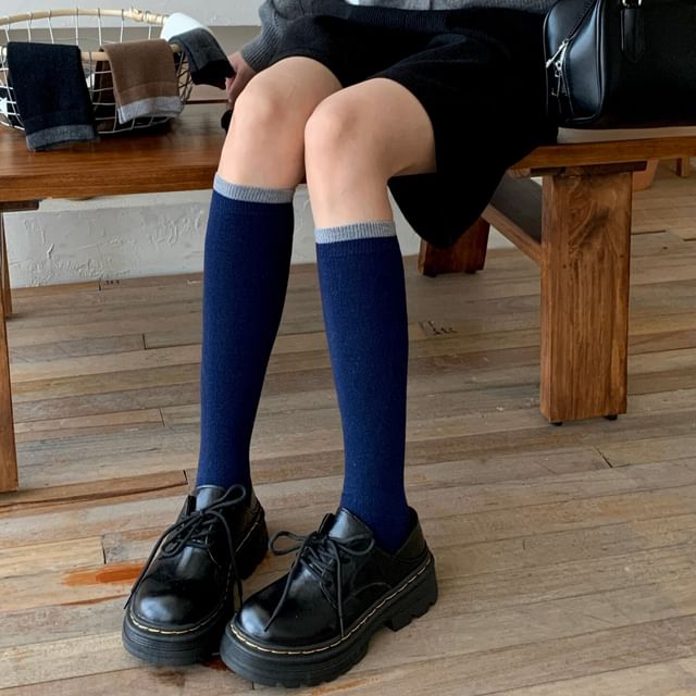 Gentiana-Contrast Trim Knee High Socks