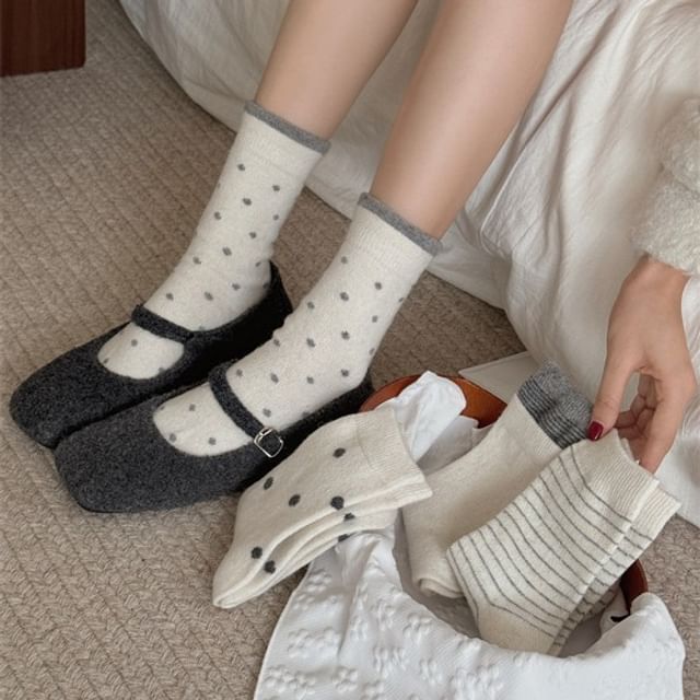 Gentiana-Dotted Striped Short Socks