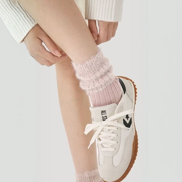 Gentiana-Fluffy Panel Ribbed Short Socks