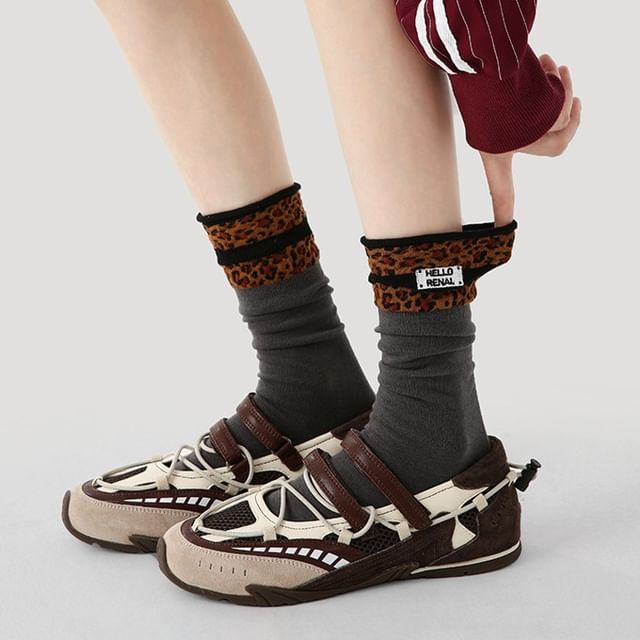 Gentiana-Leopard Patterned Panel Short Socks