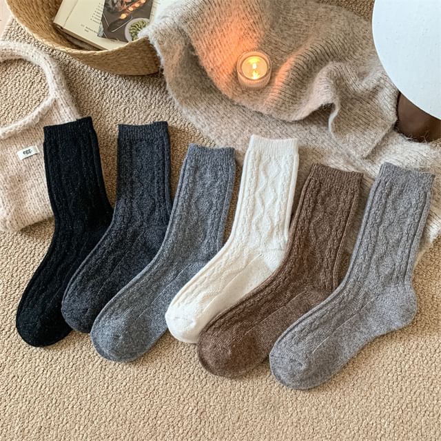 Gentiana-Plain Cable Knit Short Socks