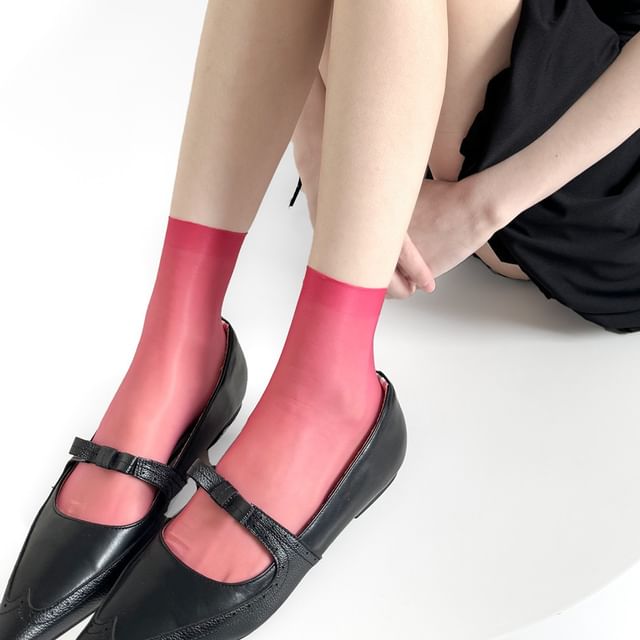 Gentiana-Plain Sheer Crew Socks