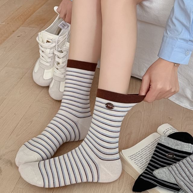 Gentiana-Striped Contrast Trim Crew Socks