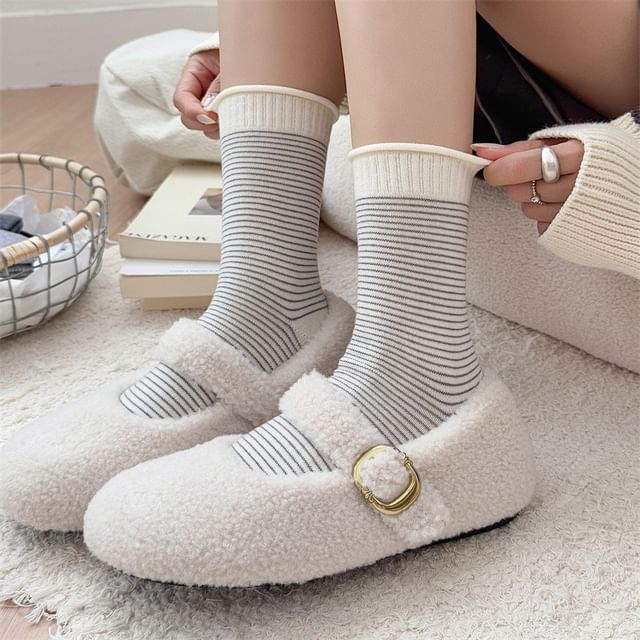 Gentiana-Striped Short Socks