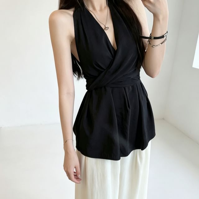 Gilmort-Halter Neck Wrapped Plain Blouse