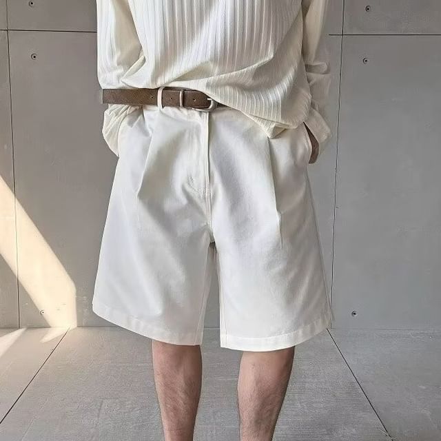 GRAYCIOUS-Mid Rise Plain Inverted Pleated Shorts