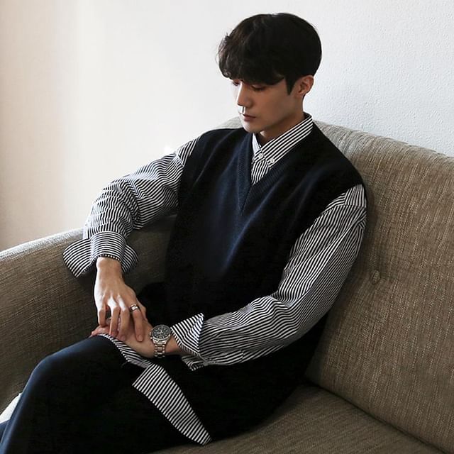GRAYCIOUS-V-Neck Plain Sweater Vest