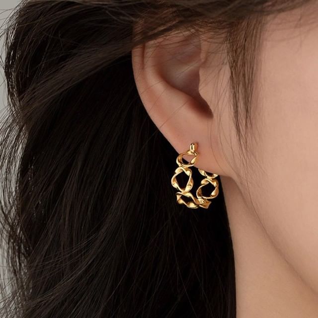 Halfla-Twisted Alloy Hoop Earring