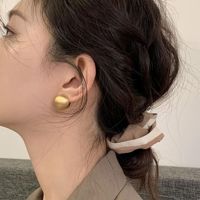 Hansha-Brushed Stud Earring