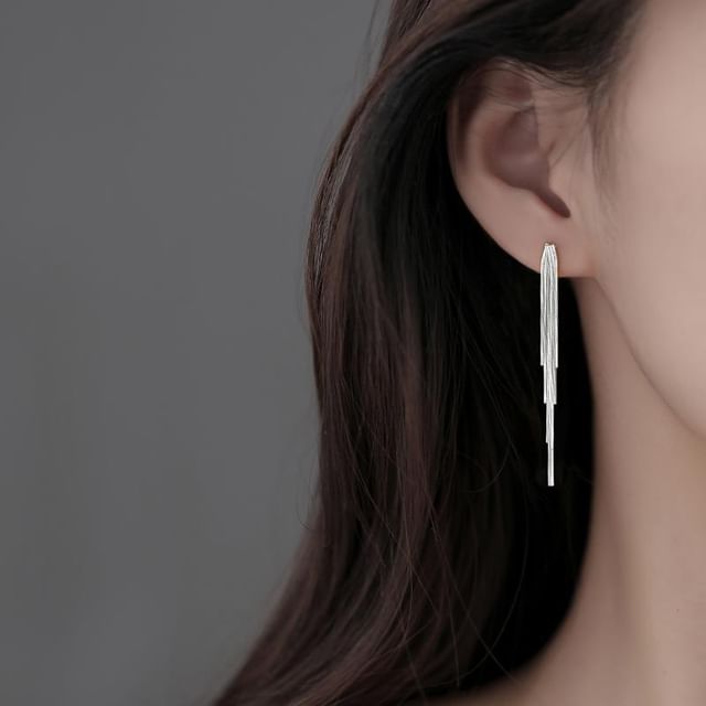 Hansha-Fringed Threader Earring