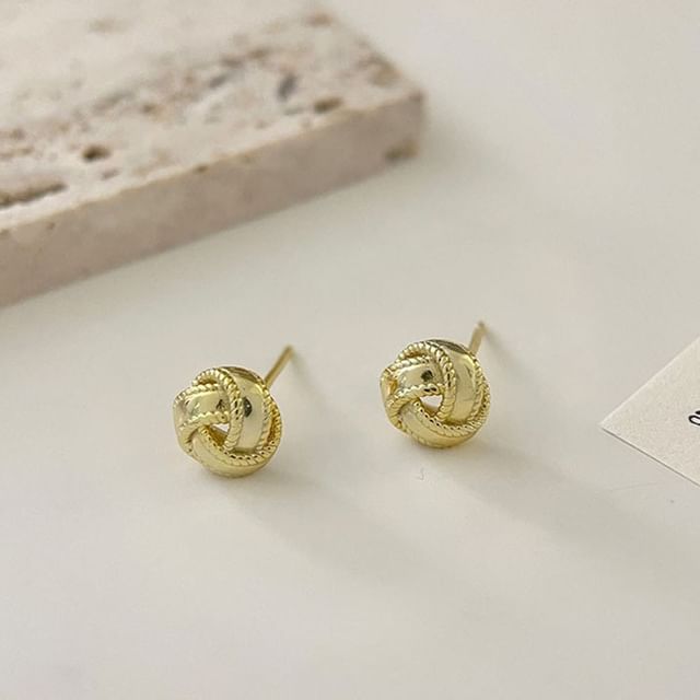 Hansha-Knot Stud Earring